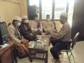 Gelar Jumat Darling, Panit Bimas Polsek Krembangan Sampaikan Himbauan Protokol Kesehatan & Jaga Kerukunan