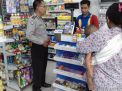 Babinkamtibmas Tambak Sarioso Sambang Mini Market Titip Pesan Kamtibmas