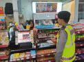 Satsabhara Polres Tanjung Perak Patroli Objek Vital ke Mini Market
