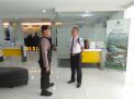 Satsabhara Polres Tanjung Perak Patroli Dialogis di Kantor Bank Mandiri