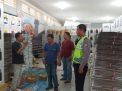 Unit Lantas Polsek Semampir Patroli Gudang Logistik di Kelurahan Sidotopo