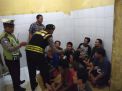 Polsek Asemrowo Lakukan Pengecekan Rutin Ruang Tahanan