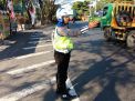 Satlantas Polres Tanjung Perak Gelar Pengaturan Sore Bantu Kepulangan Pekerja
