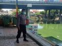 Pantau Debit Air, Polsek Krembangan Antisipasi Musibah Banjir