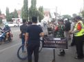 Polsek Pabean Cantikan Bersama Aliansi Madura Perantau Gelar Operasi Penertiban Masker Kepada Pengguna Jalan
