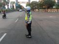 Satlantas Polres Tanjung Perak Gelar Pengaturan Sore Bantu Kepulangan Para Pekerja