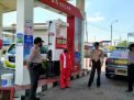 Polsek Asemrowo Patroli SPBU, Titip Pesan Waspada Uang Palsu