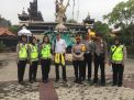 Kapolsek Krembangan Pimpin Pengamanan Turis Asing di Pura Jagad Karana