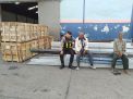 Satsabhara Polres Tanjung Perak Pantau Keamanan di Terminal Pergudangan Kalimas