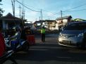 Polsek Asemrowo Atur Lalu Lintas Sore di Jalan Tambak Mayor