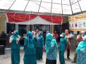 Babinkamtibmas Ampel Kawal Lomba Ibu-Ibu PKK Bersama Staf Kelurahan