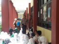 Babinkamtibmas Sidotopo Wetan Sampaikan Pesan Positif Dalam Program Rabu Narsis