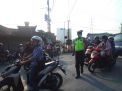 Polsek Asemrowo Atur Lalu Lintas Sore, Cegah Kemacetan