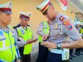 Kasat Lantas Polres Tanjung Perak Beri Materi Cara Menggunakan Aplikasi E-Tilang