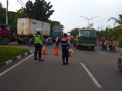 Satlantas Polres Tanjung Perak Lakukan Pengaturan Sore Bantu Kepulangan Karyawan