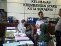 Babinkamtibmas Krembangan Utara Sosialisasi SPKT Door To Door Ke Kelurahan