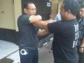 Kasat Reskoba Polres Tanjung Perak Ajarkan Tekhnik Beladiri ke Personil