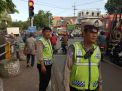 Polsek Semampir Atur Lalu Lintas Sore di Jalan Karang Tembok