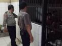 Polsek Kenjeran Lakukan Pengecekan Rutin Tahanan Usai Pergantian Personil Penjagaan