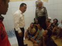 Cegah Upaya Tahanan Melarikan Diri, Polsek Asemrowo Lakukan Pengecekan Pagi & Malam