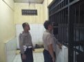 Polsek Kenjeran Pantau Kesehatan Tahanan Lewat Pengecekan Rutin