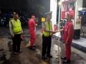 Patroli Malam di SPBU, Polsek Pabean Cantikan Sampaikan Waspada Jambret & Uang Palsu