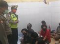 Antisipasi Tahanan Sakit, Polsek Asemrowo Lakukan Pengecekan Malam Hari