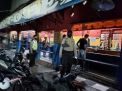 Polsek Krembangan Gelar Patroli Malam & Pembubaran Kerumunan