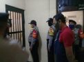 Cegah Tahanan Melarikan Diri, Polsek Semampir Lakukan Pemeriksaan Pagi & Malam