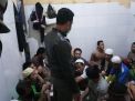 Pantau Kesehatan Tahanan, Polsek Asemrowo Lakukan Pengecekan Pagi & Malam