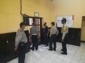 Polsek Pabean Cantikan Pantau Kesehatan Tahanan Dengan Lakukan Pengecekan Rutin
