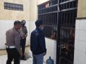Cegah Penyelundupan Barang Terlarang, Polsek Kenjeran Rutin Cek Ruang Tahanan