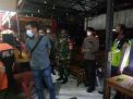 Gelar Operasi Jam Malam & Penertiban Masker, Polsek Krembangan Sasar Warung-Warung