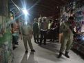 Polsek Semampir Gelar Operasi Jam Malam, Sasar Warung & Kios Pasar