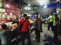 Polsek Krembangan Gelar Operasi Jam Malam Bersama Koramil, Sasar Warung & PKL