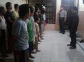 Polsek Krembangan Cek Rutin Tahanan Selesai Apel Malam