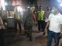 Polsek Krembangan Bareng Satpol PP Lakukan Penertiban Masker di Pasar Sore