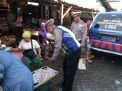 Unit Lantas Polsek Pabean Cantikan Tertibkan Pedagang Ikan di Jalan Panggung