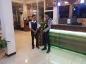 Satsabhara Polres Tanjung Perak Gelar Patroli Dialogis, Antisipasi Kerawanan di Hotel