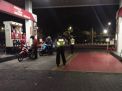 Gelar Patroli Malam di SPBU, Polsek Pabean Cantikan Sampaikan Pesan Waspada Uang Palsu