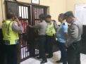 Pantau Kondisi Kesehatan Tahanan, Polsek Pabean Cantikan Lakukan Pengecekan Rutin