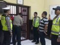 Pantau Kesehatan Tahanan, Polsek Pabean Cantikan Gelar Pengecekan Malam