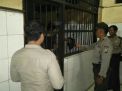 Pantau Kesehatan Tahanan, Polsek Kenjeran Lakukan Pengecekan Malam
