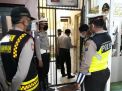 Pantau Kesehatan Para Tahanan, Polsek Asemrowo Lakukan Pengecekan Rutin