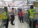 Polsek Asemrowo Gelar Patroli Malam di Mini Market, Antisipasi Tindak Kriminalitas 3C