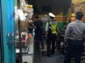 Cegah Kerumunan di Warkop, Polsek Asemrowo Gelar Operasi Pemberlakuan Jam Malam Bareng Linmas