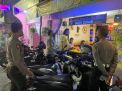 Polsek Krembangan Gelar Ops Jam Malam Sekaligus Penertiban Masker di Warung-warung