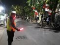 Kapolsek Asemrowo Pimpin Pelaksanaan Operasi Penertiban Masker di Depan Mako