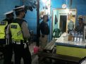 Kanit Intelkam Polsek Asemrowo Pimpin Operasi Pemberlakuan Jam Malam
