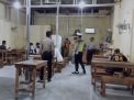Polsek Asemrowo Bersama Linmas & Satpol PP Gelar Operasi Jam Malam, Sasar Warung & Toko